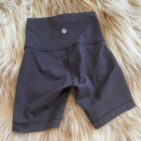 Lululemon Wunder Train High-Rise Short 6" Biker Shorts in Black Size 0 - Picture 2 of 7